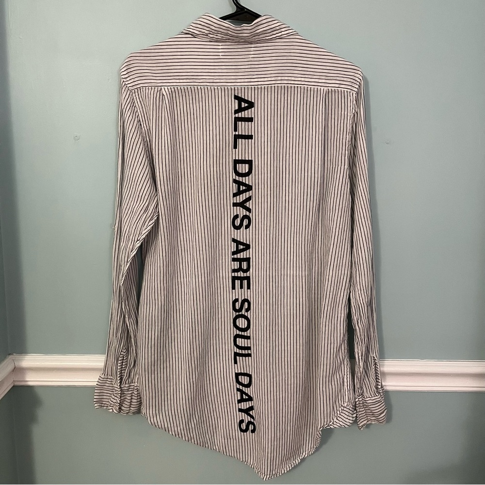 SOULCYCLE Women’s cotton button-up shirt. Striped. Ultra soft. Size Small. RARE